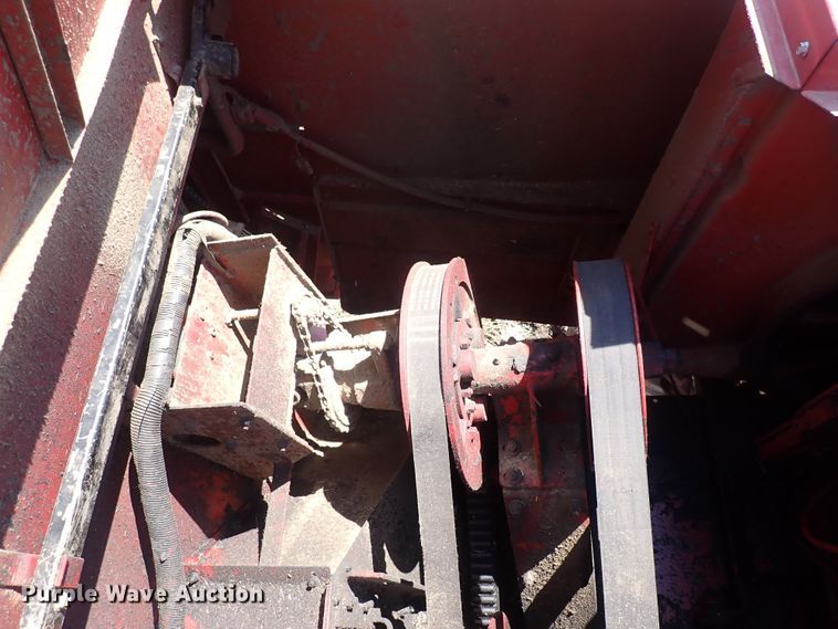 image for item DF5001 1996 Case IH 2188  combine