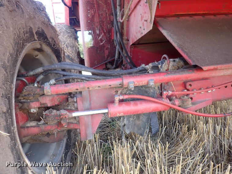 image for item DF5001 1996 Case IH 2188  combine