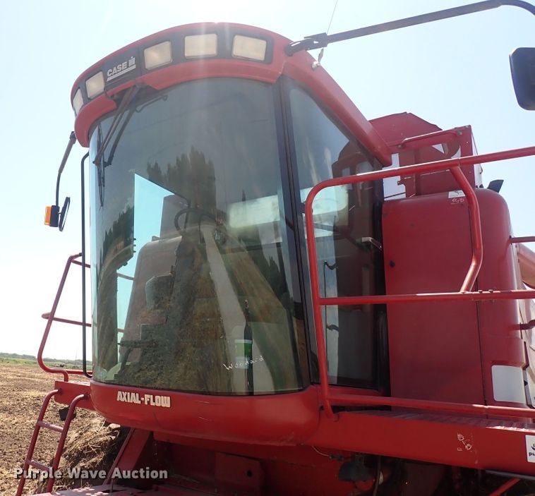 image for item DF5001 1996 Case IH 2188  combine