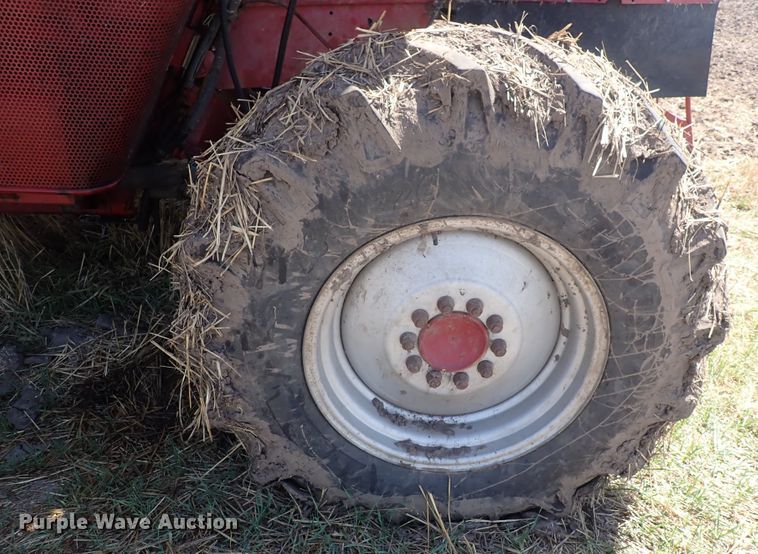 image for item DF5001 1996 Case IH 2188  combine