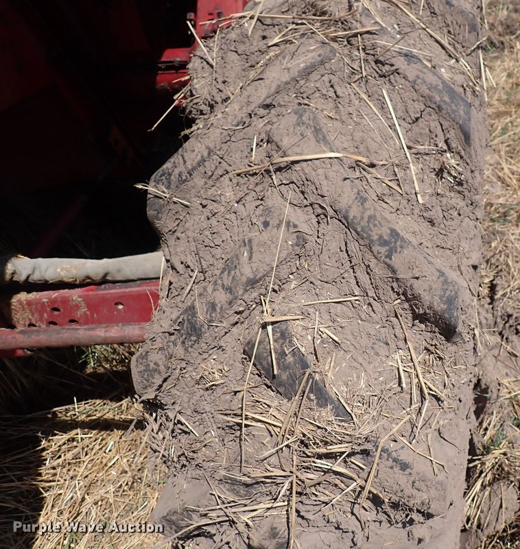 image for item DF5001 1996 Case IH 2188  combine