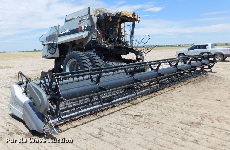 image for item DJ7668 2011 Gleaner S67 Tritura  combine