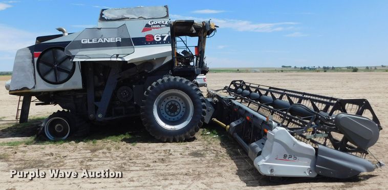 image for item DJ7668 2011 Gleaner S67 Tritura  combine