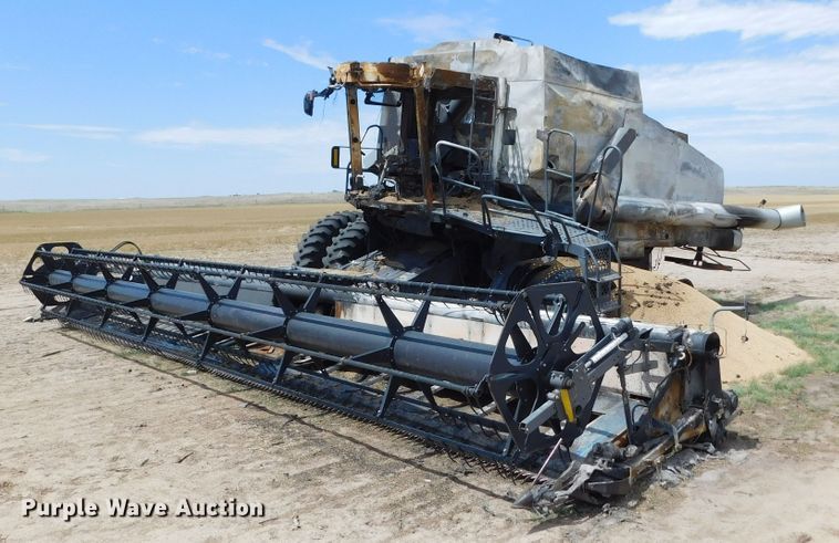 image for item DJ7668 2011 Gleaner S67 Tritura  combine