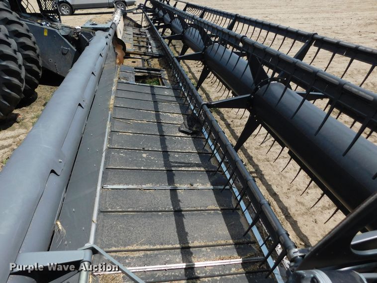 image for item DJ7668 2011 Gleaner S67 Tritura  combine