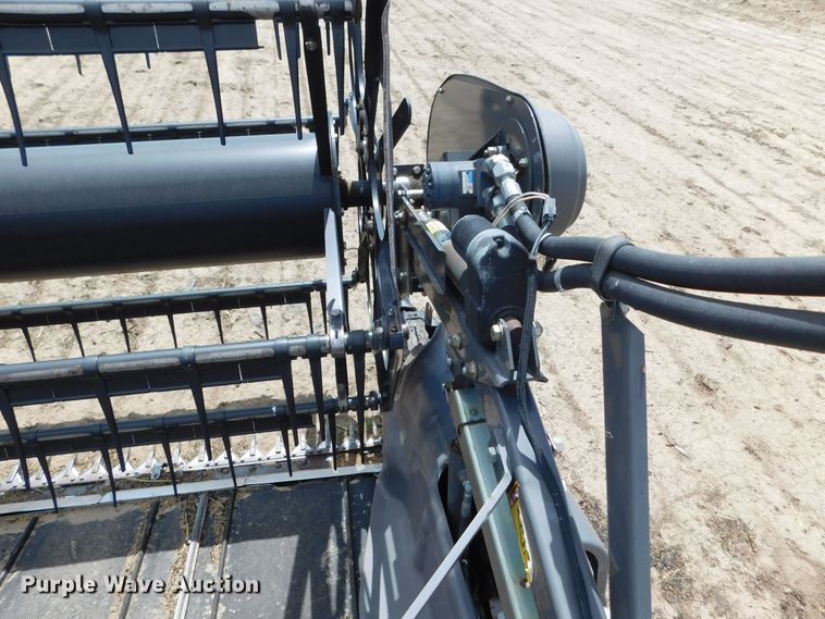 image for item DJ7668 2011 Gleaner S67 Tritura  combine