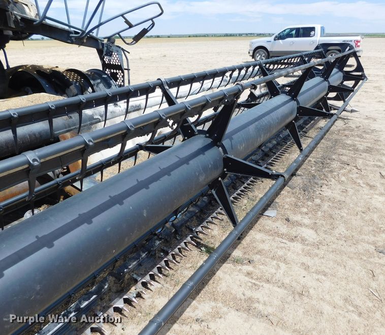 image for item DJ7668 2011 Gleaner S67 Tritura  combine