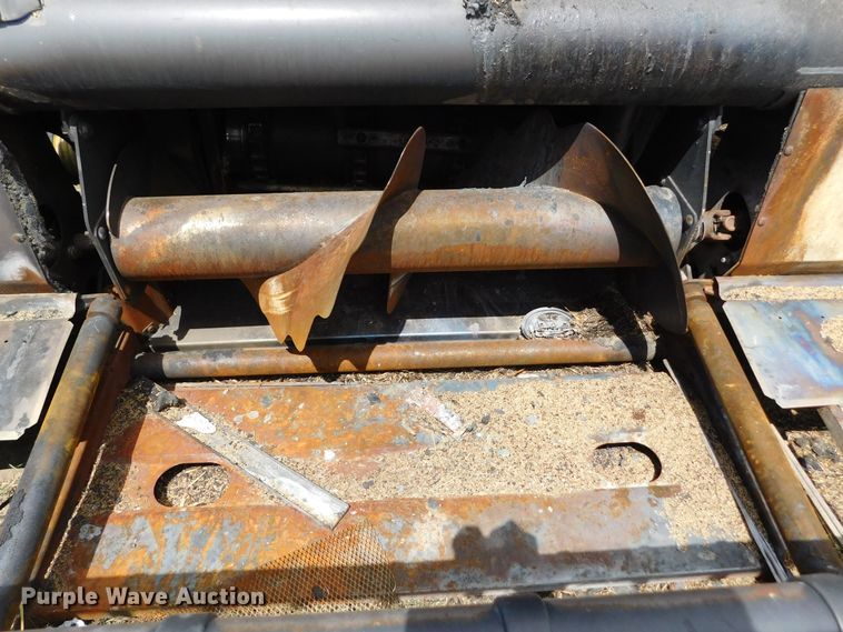 image for item DJ7668 2011 Gleaner S67 Tritura  combine