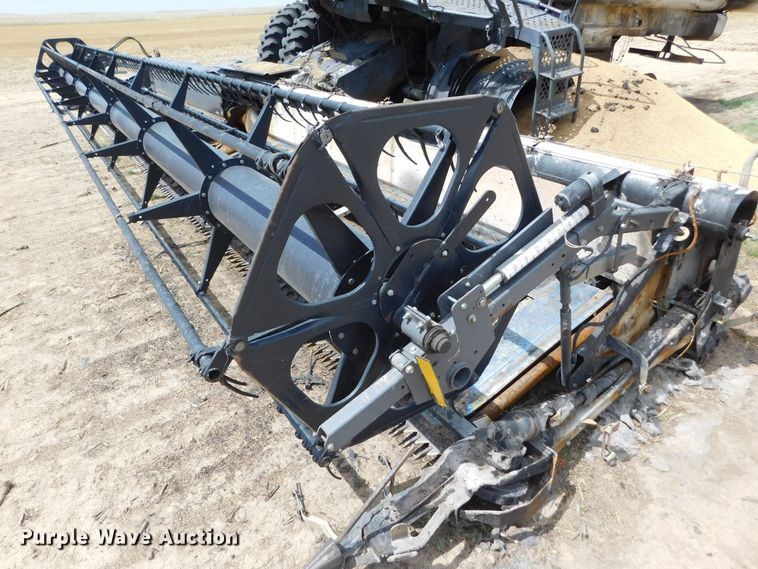 image for item DJ7668 2011 Gleaner S67 Tritura  combine