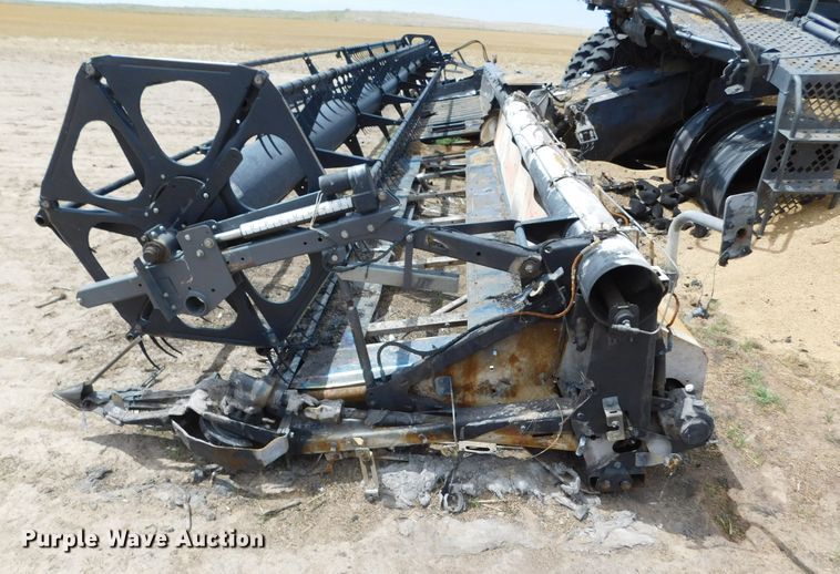 image for item DJ7668 2011 Gleaner S67 Tritura  combine