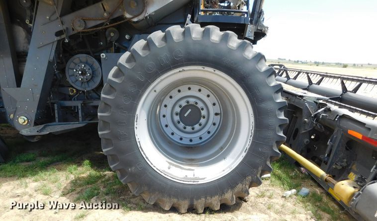 image for item DJ7668 2011 Gleaner S67 Tritura  combine