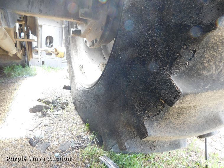 image for item DJ7668 2011 Gleaner S67 Tritura  combine