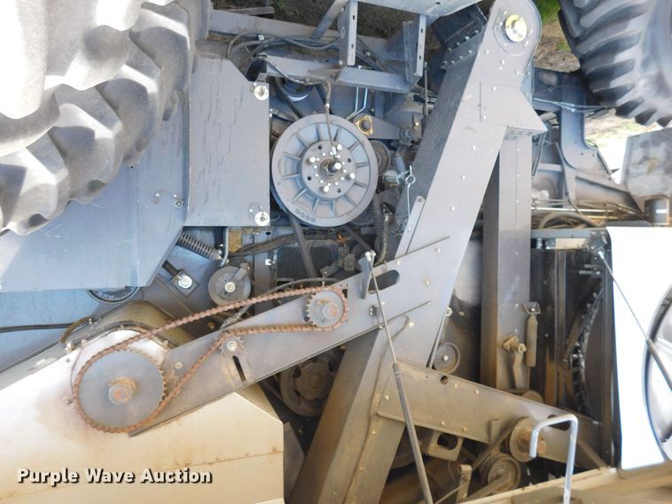 image for item DJ7668 2011 Gleaner S67 Tritura  combine