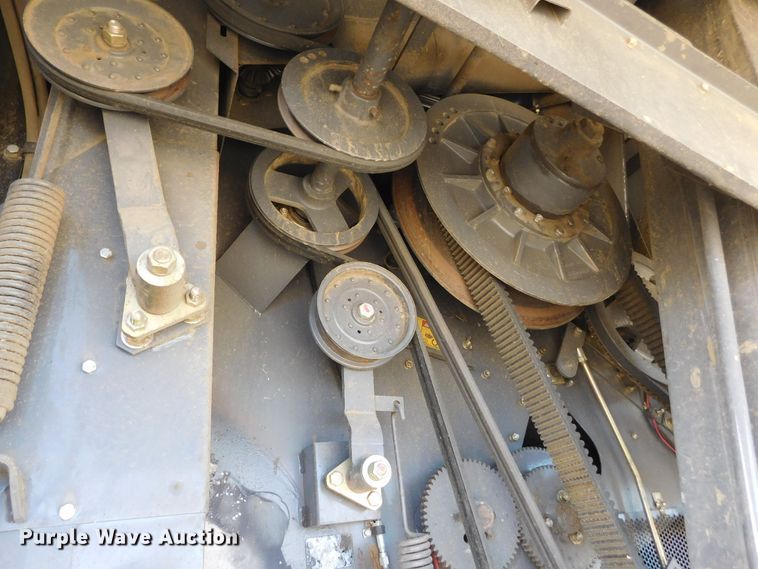 image for item DJ7668 2011 Gleaner S67 Tritura  combine