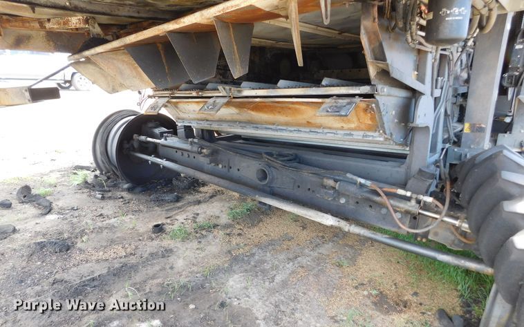 image for item DJ7668 2011 Gleaner S67 Tritura  combine