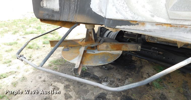 image for item DJ7668 2011 Gleaner S67 Tritura  combine