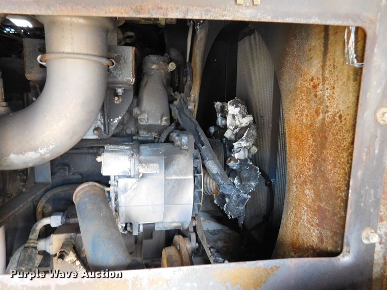 image for item DJ7668 2011 Gleaner S67 Tritura  combine