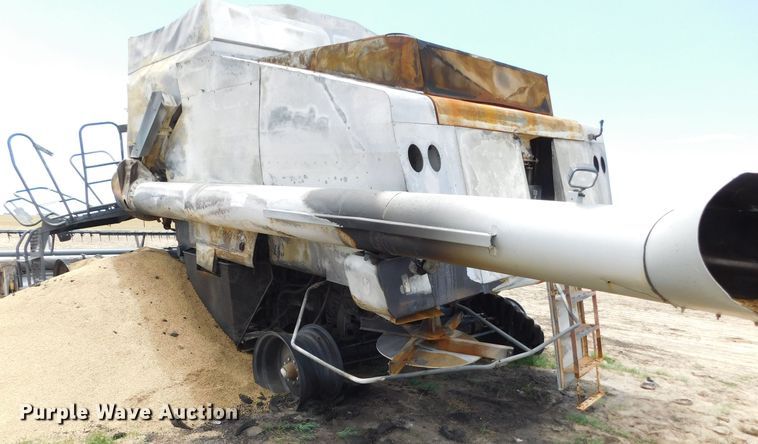 image for item DJ7668 2011 Gleaner S67 Tritura  combine