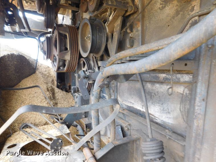 image for item DJ7668 2011 Gleaner S67 Tritura  combine