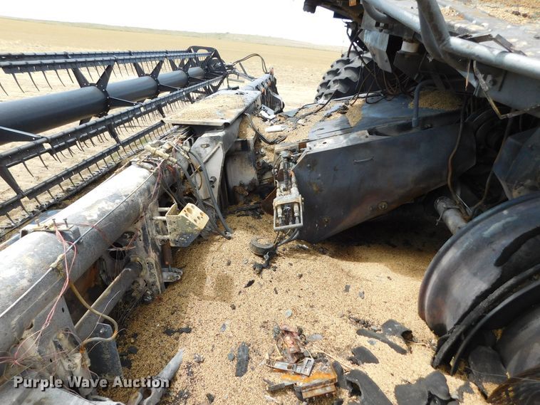 image for item DJ7668 2011 Gleaner S67 Tritura  combine