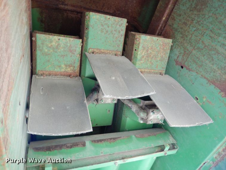 image for item DK2014 1970 John Deere 3300  combine