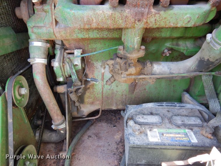 image for item DK2014 1970 John Deere 3300  combine