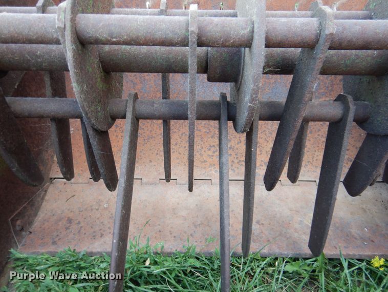 image for item DK2014 1970 John Deere 3300  combine