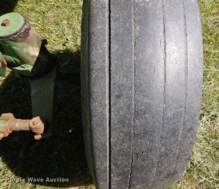 image for item DK2014 1970 John Deere 3300  combine