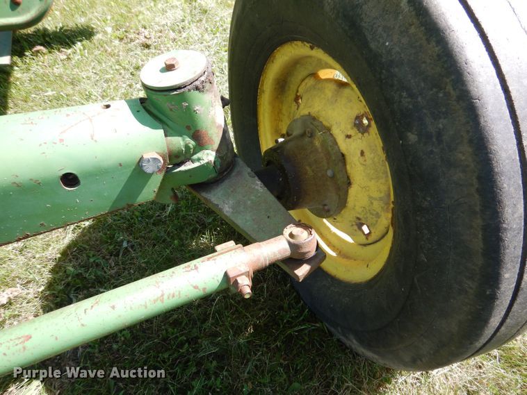 image for item DK2014 1970 John Deere 3300  combine