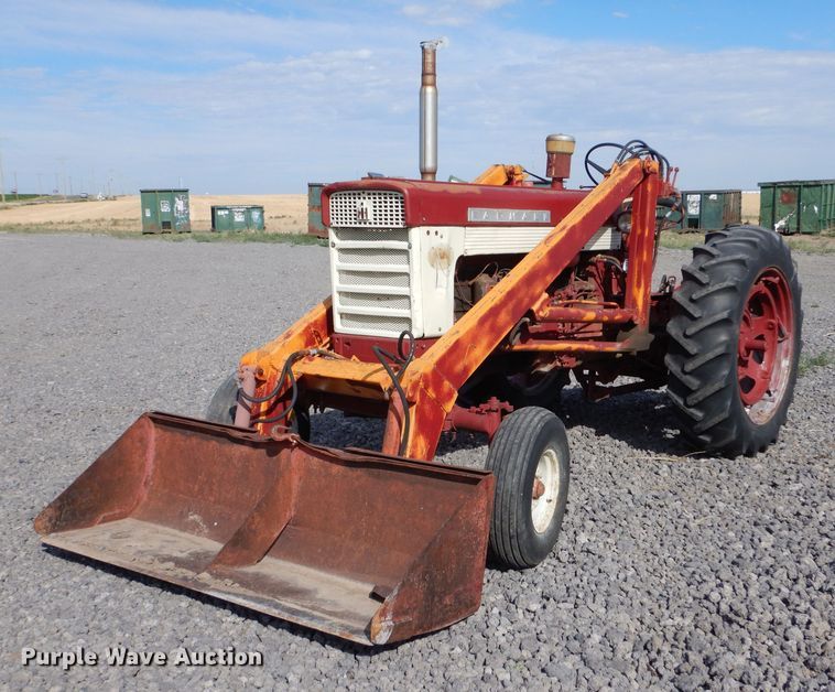 image for item DK7269 Farmall 560  tractor