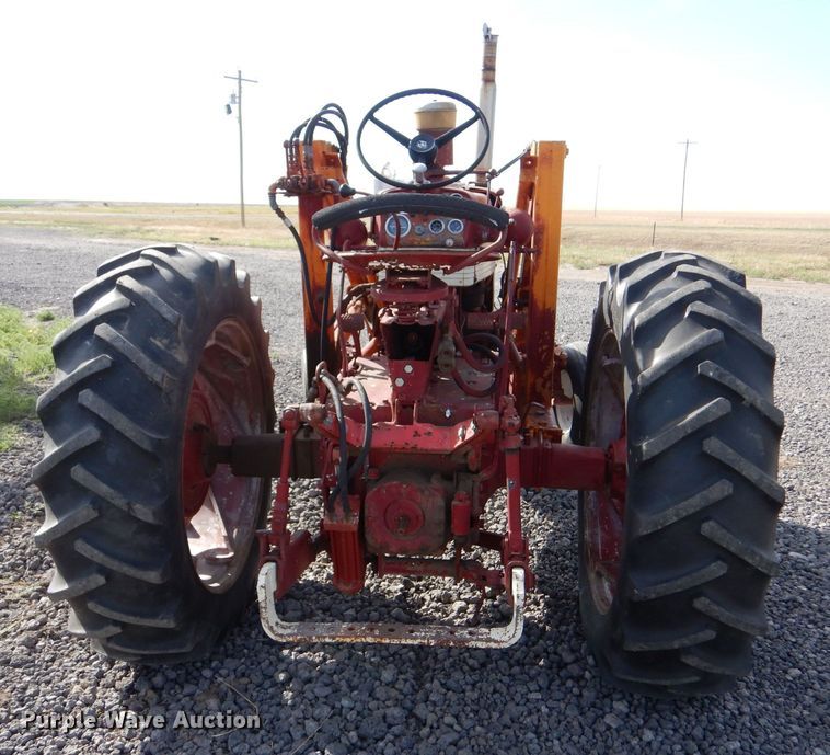 image for item DK7269 Farmall 560  tractor