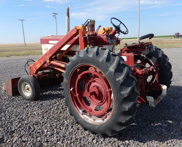image for item DK7269 Farmall 560  tractor