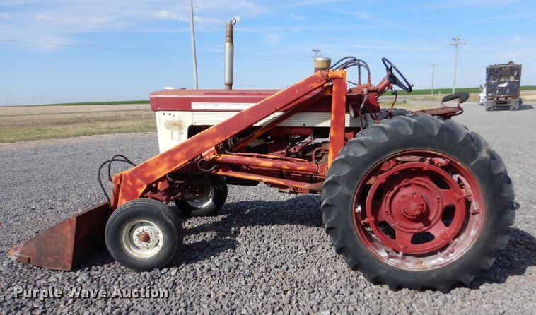image for item DK7269 Farmall 560  tractor