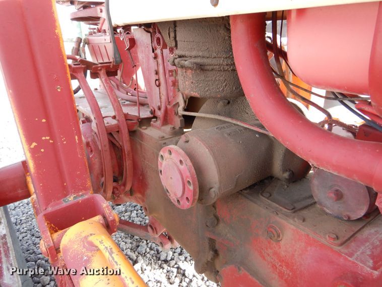 image for item DK7269 Farmall 560  tractor