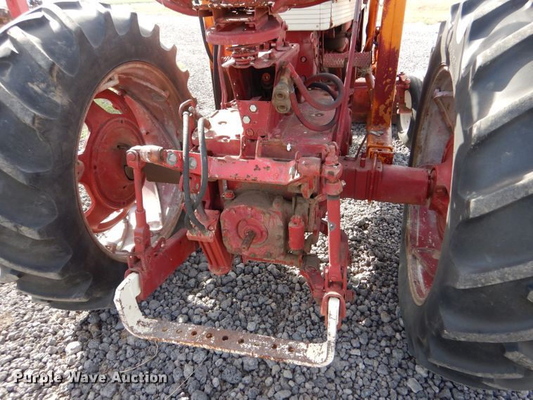 image for item DK7269 Farmall 560  tractor