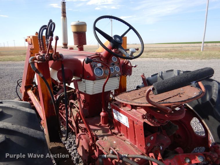 image for item DK7269 Farmall 560  tractor
