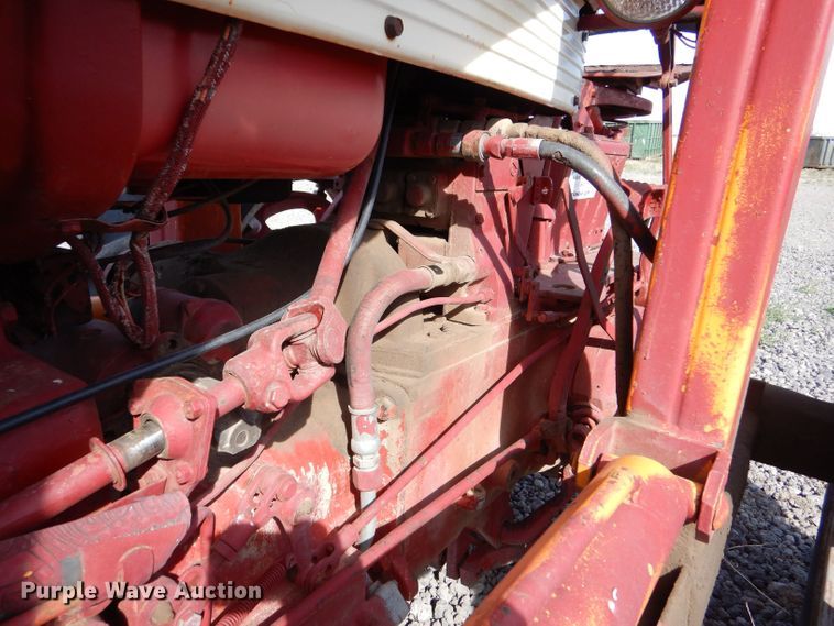 image for item DK7269 Farmall 560  tractor