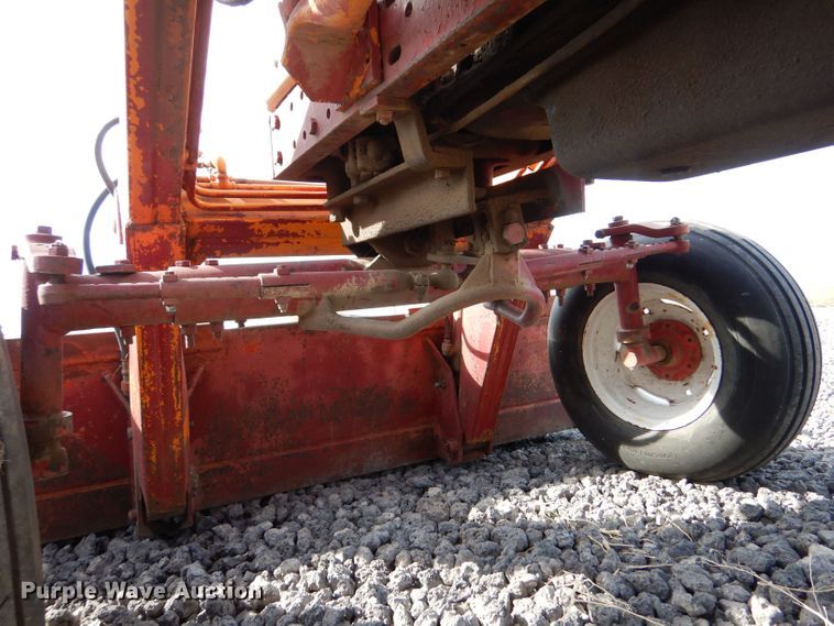 image for item DK7269 Farmall 560  tractor