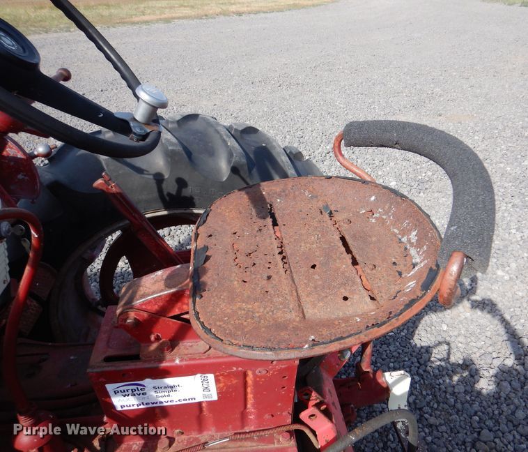 image for item DK7269 Farmall 560  tractor