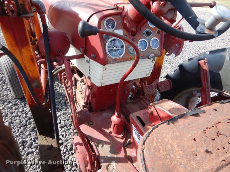 image for item DK7269 Farmall 560  tractor