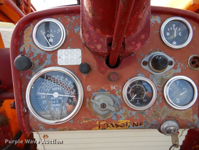 image for item DK7269 Farmall 560  tractor