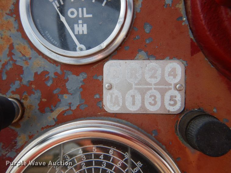 image for item DK7269 Farmall 560  tractor