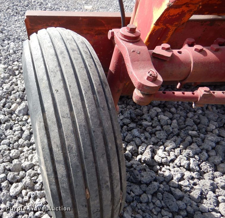 image for item DK7269 Farmall 560  tractor