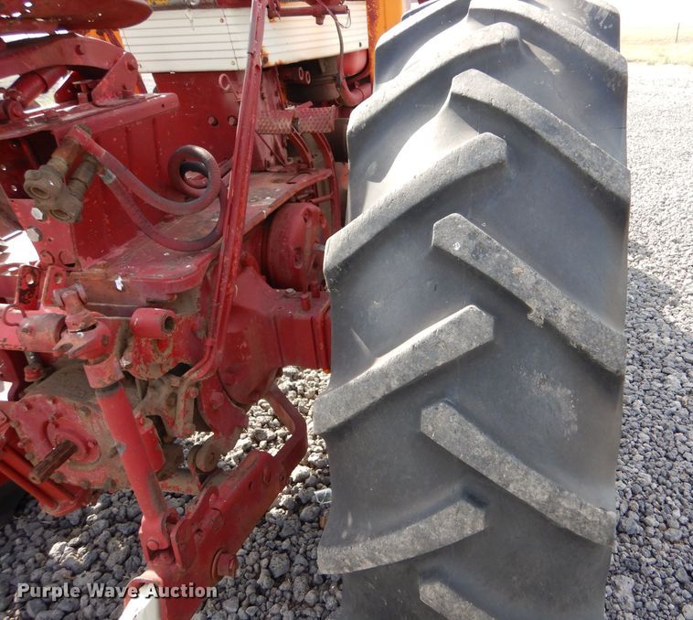 image for item DK7269 Farmall 560  tractor