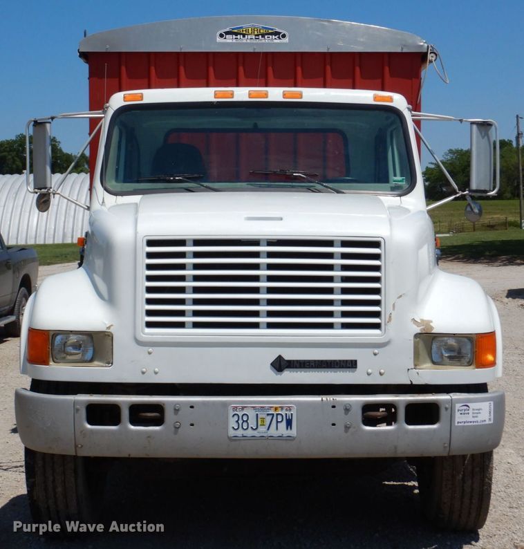 image for item DM2253 1996 International 4700  grain truck