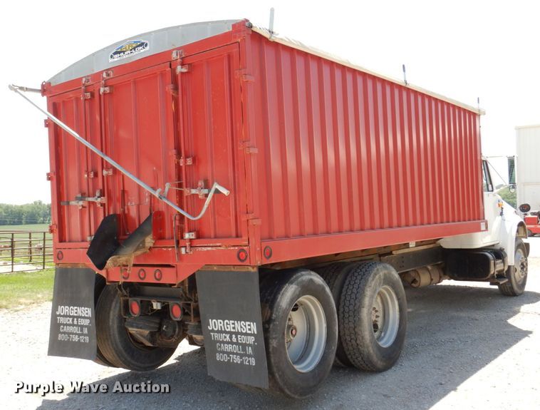 image for item DM2253 1996 International 4700  grain truck