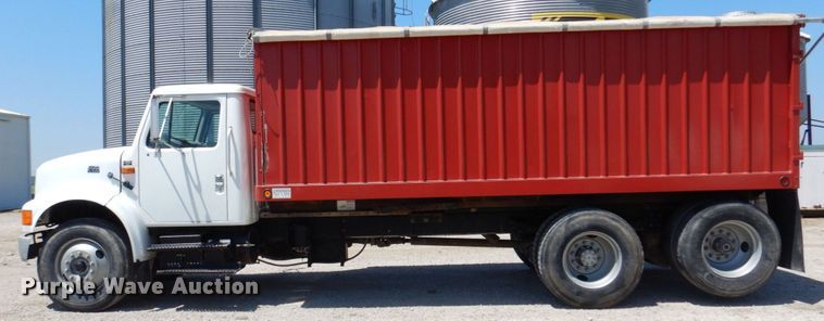image for item DM2253 1996 International 4700  grain truck