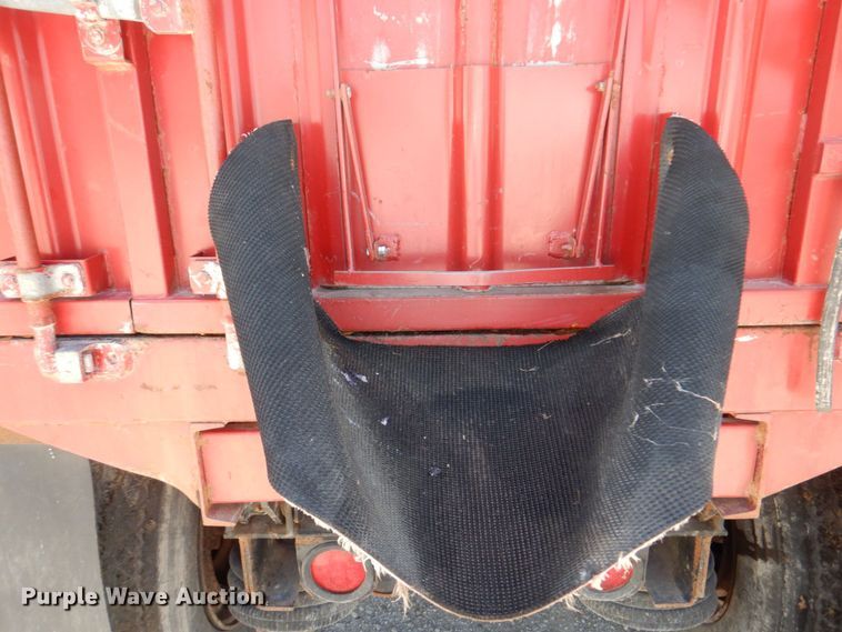 image for item DM2253 1996 International 4700  grain truck