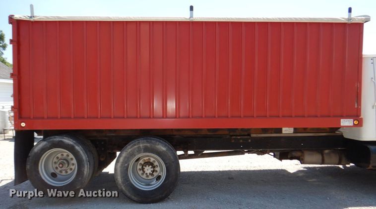 image for item DM2253 1996 International 4700  grain truck