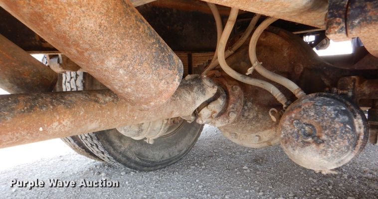 image for item DM2253 1996 International 4700  grain truck